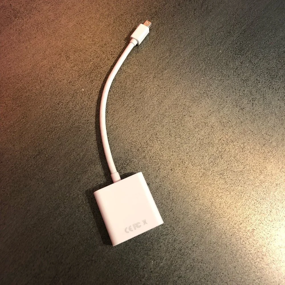 Mini-DisplayPort 1.1 Male to VGA Female White Adapter